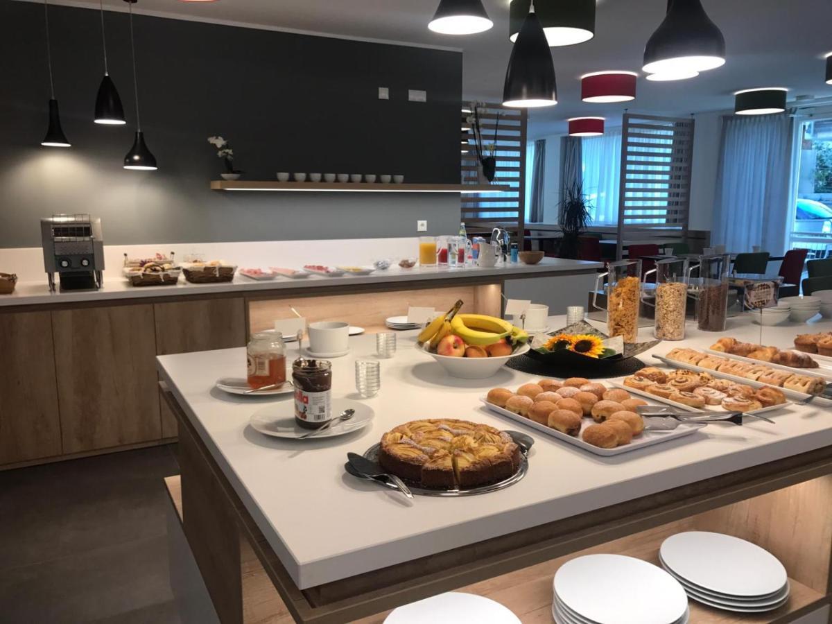 Tourist Hotel Μπρεσανόνε Εξωτερικό φωτογραφία
