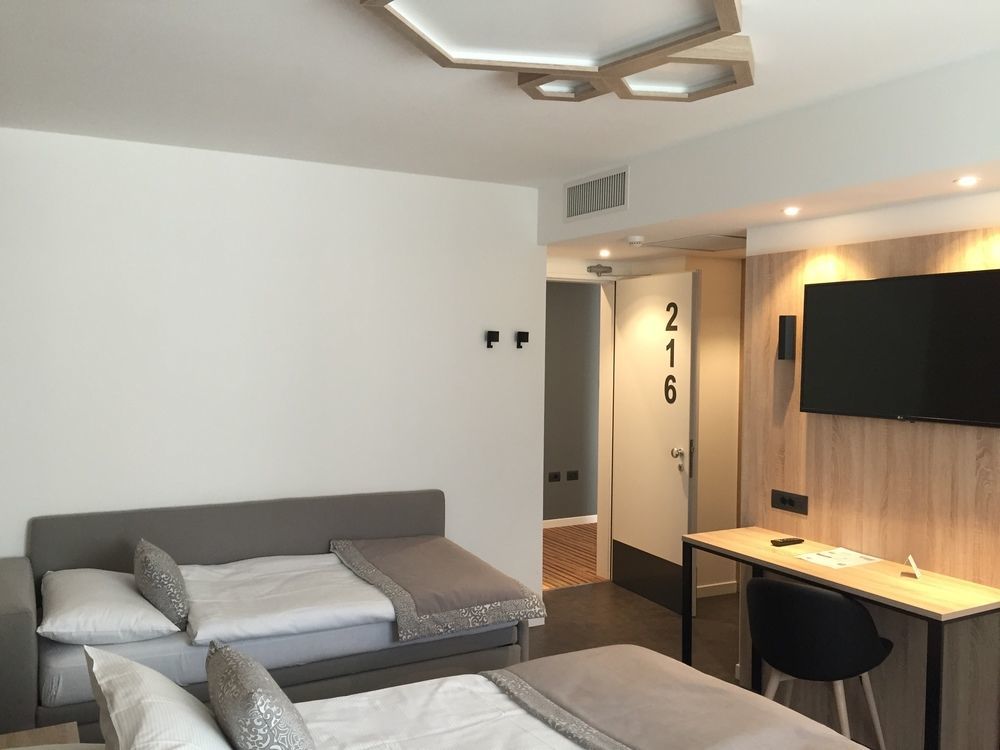 Tourist Hotel Μπρεσανόνε Εξωτερικό φωτογραφία