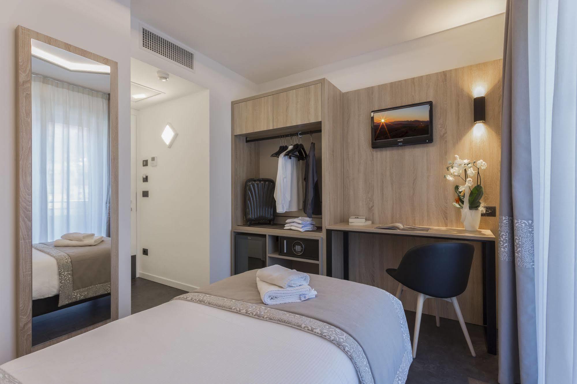 Tourist Hotel Μπρεσανόνε Εξωτερικό φωτογραφία